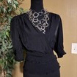 DO+BE Women’s Black V-Neck Blouse With Stretch Bottom Size Small